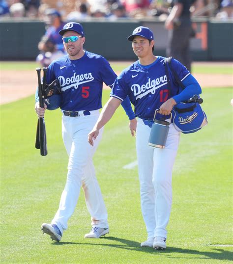 【動画】大谷翔平、笑顔で引き揚げる フリーマン＆一平さんと談笑しながら球場を後にする Mlbライブ速報写真ニュース 日刊スポーツ