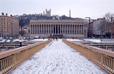 Les bienfaits insoupçonnés de la neige à Lyon Le Bonbon