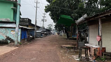 Bangladesh: 100,000s evacuated as country braces for cyclone