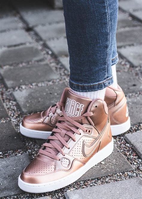 Nike Wmns Son Of Force Mid Sneaker Peeker Les