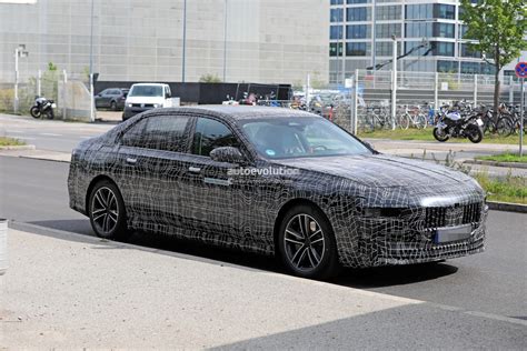 Electric Bmw 7 Series Spied Road Testing 2023 Bmw I7 Looks Massive