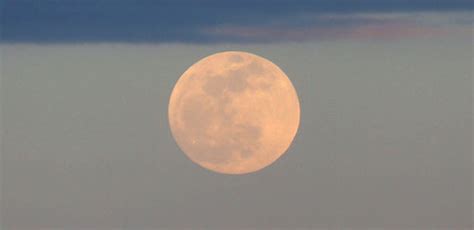 How To See Lunar Craters With The Naked Eye Sky Telescope