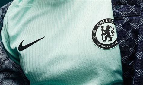 Chelsea dévoile son maillot third pour la saison 2023 2024