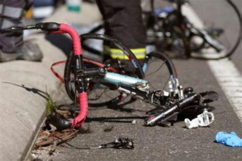 Dos Ciclistas Muertos Y Seis Heridos Por Un Atropello En A Guarda