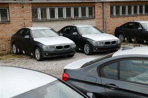 Policyjne BMW 330i xDrive jak rozpoznać nowe nieoznakowane radiowozy