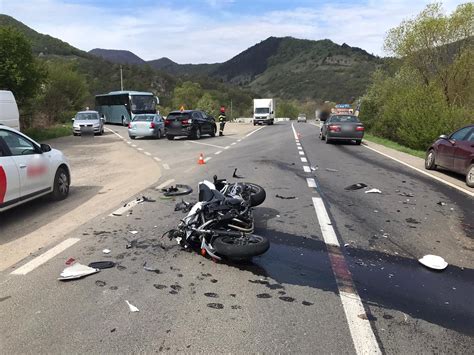 Cluj Accident Cu Trei Ma Ini I O Motociclet Pe Un Drum Din Cluj Un