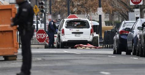 Car Intentionally Hits Security Barrier Near White House Cbs Miami