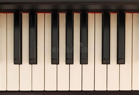 Parte De Un Teclado Teclas De Piano En Blanco Y Negro Foto De Archivo