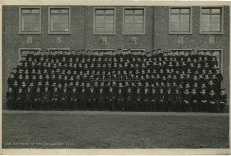 Orig Riesen Foto Portrait Matrosen Offiziere M Orden Kaserne