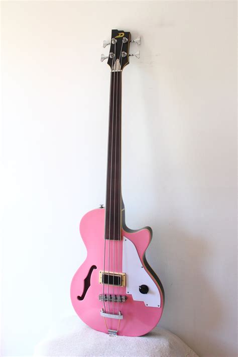 Duesenberg Starplayer Bass Fretless Refinished Pink Topshelf Instruments