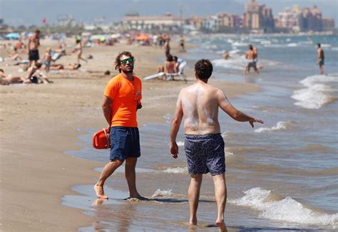 Fotos Cierran de nuevo al baño las playas de la Patacona y Port