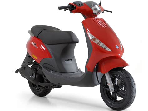 Piaggio ZIP 100 Vespa Is My Life