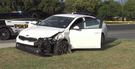 Tres Heridos Y Un Accidente Entre Varios Autos En Medio De Una Balacera