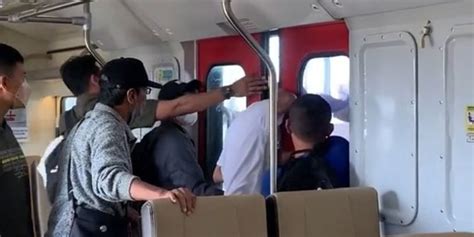 Viral Kepala Penumpang Terjepit Pintu Kereta Api Bikin Deg Degan