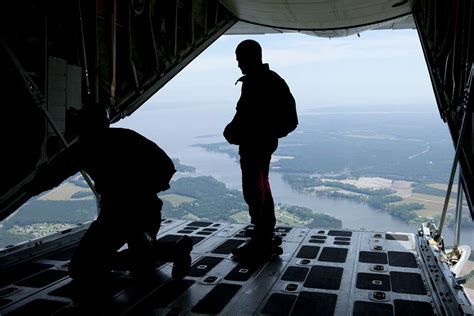 Jumpers With Us Army Special Operations Command Parachute Nara