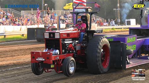 ECIPA 2023 2 Hot 2 Farm Tractors Jesup IA Ted Thoma Memorial Pull