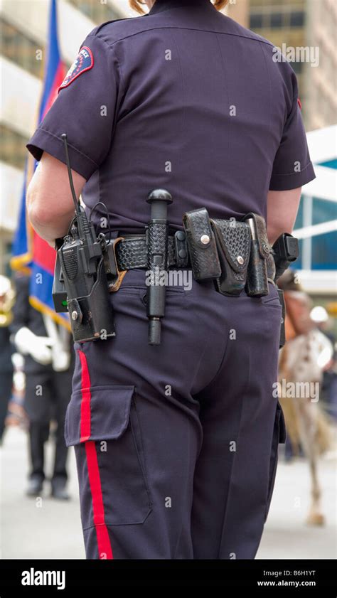 Female Police Officer Canada Hi Res Stock Photography And Images Alamy