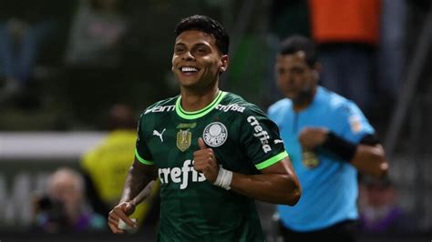 Richard Ríos explica lance e celebra primeiro gol pelo Palmeiras