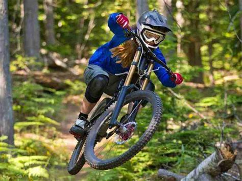 15 Female Mountain Bikers To Follow on Instagram