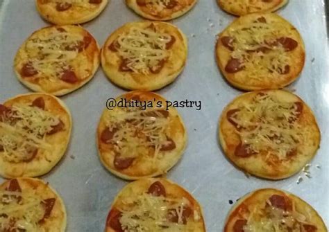 Resep Pizza Mini Empuk Oleh Dhitya S Kitchen Cookpad