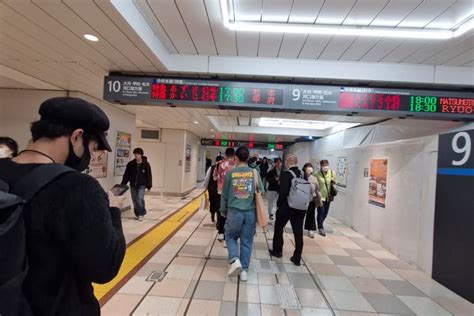 Foto Mengunjungi Stasiun Shinjuku Stasiun Kereta Tersibuk Di Dunia