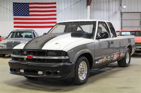 Haulin' S: 2000 Chevy S-10 Drag Truck