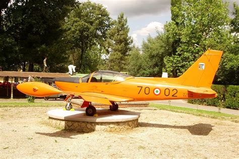 SIAI SF 260AM Esposto Anni Fa Presso L Aeroporto Militare Di Latina