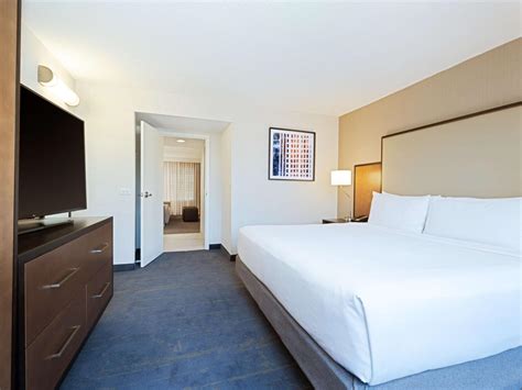 EMBASSY SUITES CHICAGO - DOWNTOWN CHICAGO | GREAT PRICES, BOOK AND SAVE