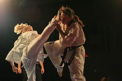 Pin By Tough Girls On Girls And Martial Arts Martial Arts Girl