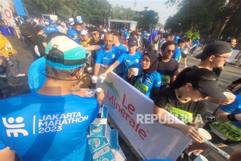 Seru Ribu Pelari Ramaikan Jakarta Marathon Republika Online