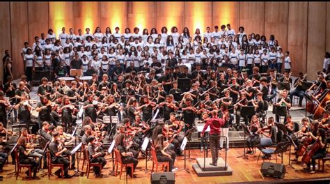 Moana Martins Pianista Que Se Dedica A Transformar Jovens Das Escolas