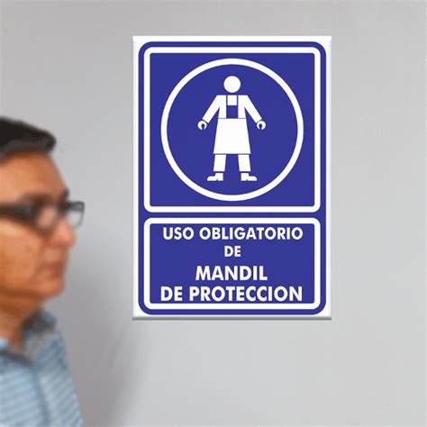 AVISO OBLIGATORIO USO DE MANDIL DE PROTECCION