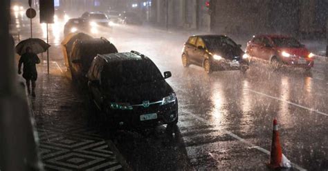 AtenÇÃo Defesa Civil De Porto Alegre Emite Alerta Para Chuvas De