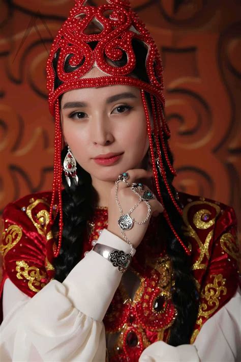 Kazakh clothing has adapted to the nomadic lifestyle - Central Asia Guide