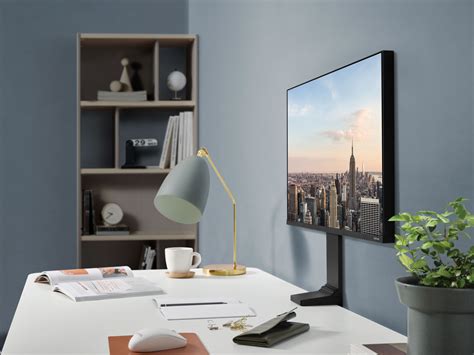 Samsung Launches Space Saving Monitor