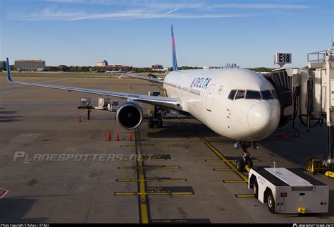 N Delta Air Lines Boeing Er Wl Photo By Rohan A Baj Id