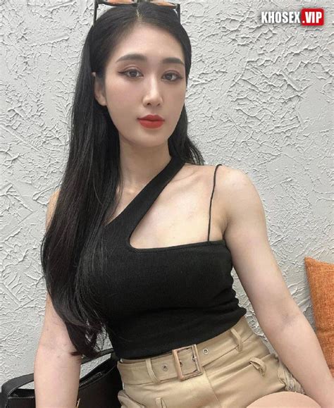 Em gymer Bùi Thu Hằng lộ clip sex địt nhau với người yêu trong khách sạn