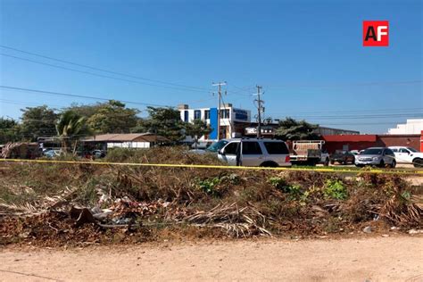 Grave Mujer Baleada A Bordo De Su Camioneta En Barrio V Mzllo