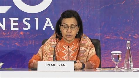 Foto Sri Mulyani Pede PNBP Indonesia Lampaui Target 2022 Halaman 2