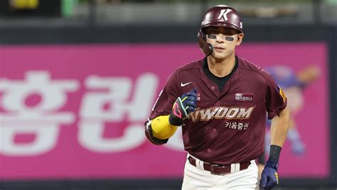 키움 이정후 11억 원에 Kbo 역대 최고 연봉 단년 계약