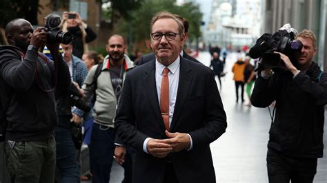 Jury délibère dans le procès d agressions sexuelles de Kevin Spacey