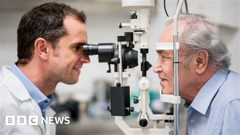 Opticians Eye Test Could Spot Early Dementia Signs