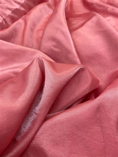 Tissu Satin De Viscose Rose Generaldiff Tissus Et Dentelles Haute