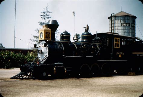 GORILLAS DON'T BLOG: Knott's Berry Farm Train, 1952