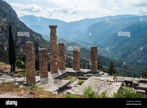 Temple of Apollo, Delphi, Greece Stock Photo - Alamy