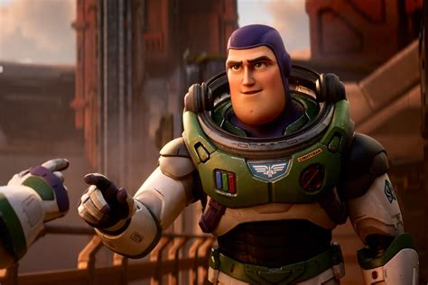 How Pixar ‘heroed Up Buzz Lightyears Spacesuit Polygon