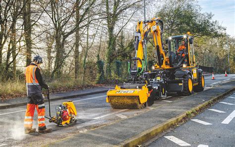 Jcb Unveils Potholepro A Machine Dedicated To Targeted Road Repairs