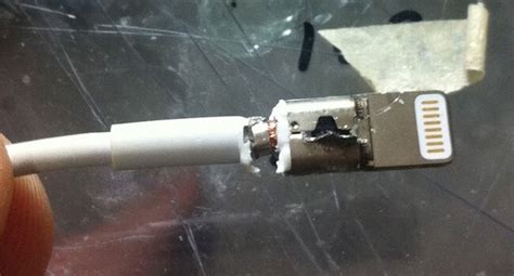 В док-коннектор «Молния» встроен чип | AppleInsider.ru