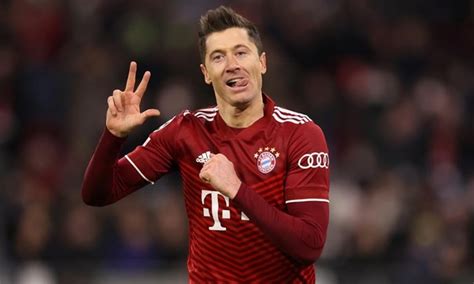 Daftar Top Skor Liga Champions 20212022 Robert Lewandowski Naik Ke