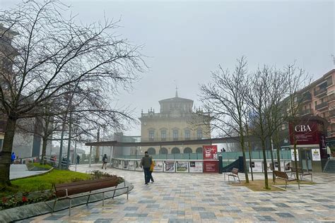 Paseando por Irún en una mañana con niebla Irún eitb eus Flickr